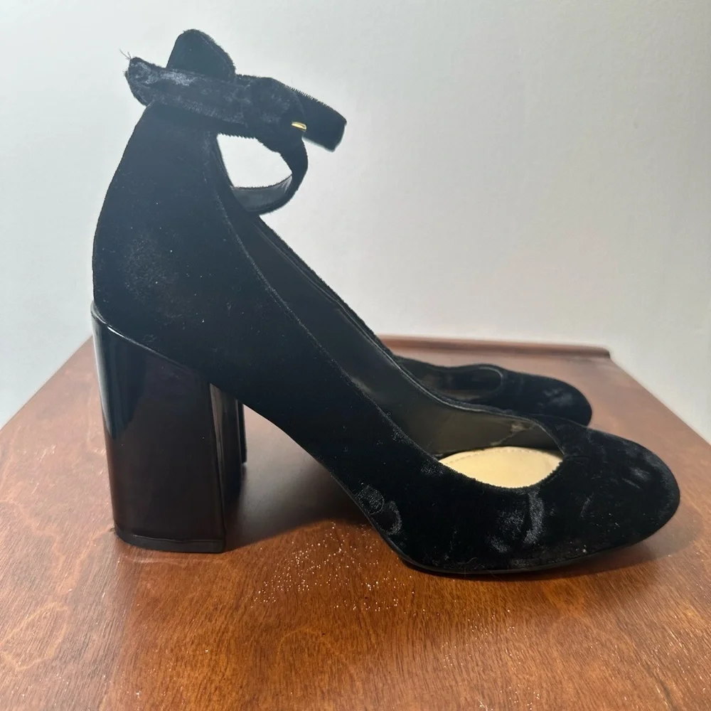 Marc Fisher Elegant Black Velvet Women's Heels - Picture 4 of 11